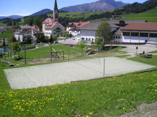 Das Volleyballfeld in Terenten